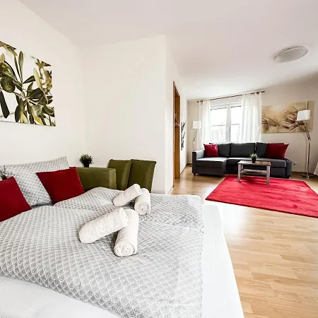 Apartment Ambiente-wohnung - Zentrum Und Park In 5 Minuten Erreichbar - Netflix Inklusive