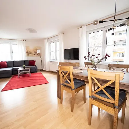 Ambiente-wohnung - Zentrum Und Park In 5 Minuten Erreichbar - Netflix Inklusive Apartment *